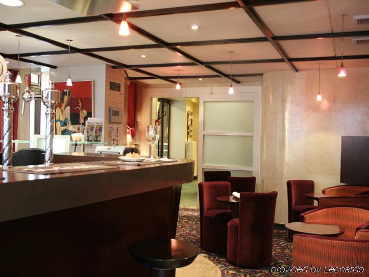 Brit Hotel Les Voyageurs Loudéac Restaurang bild